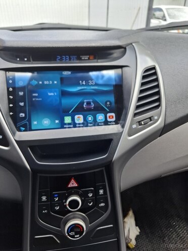 Hyundai Elantra-7