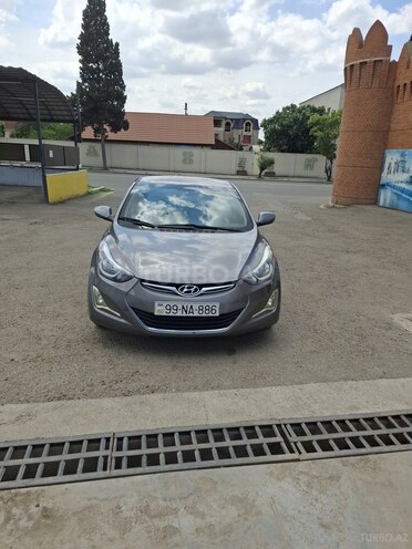 Hyundai Elantra-1