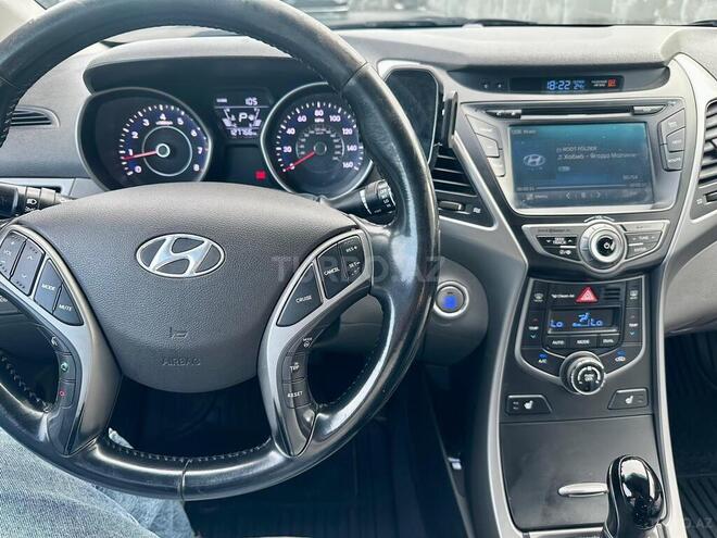 Hyundai Elantra-9