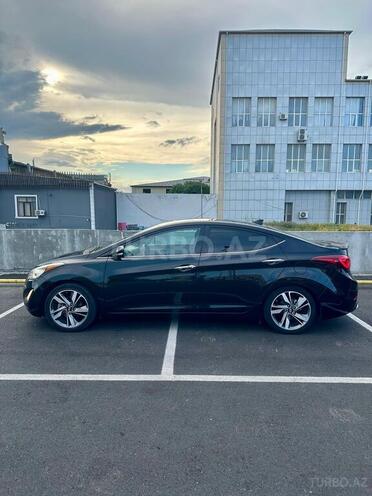 Hyundai Elantra-4