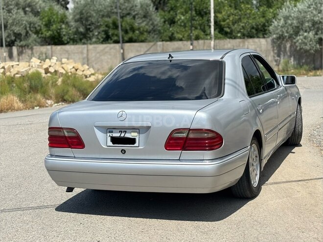 Mercedes E 200-5