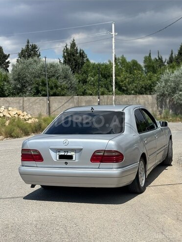 Mercedes E 200-7