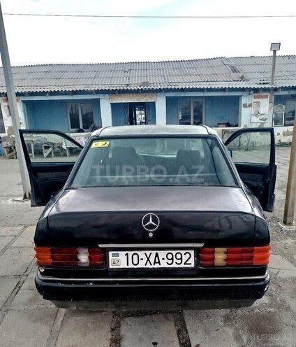 Mercedes 190-4