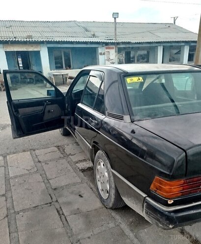 Mercedes 190-2