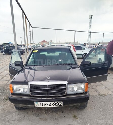 Mercedes 190-1
