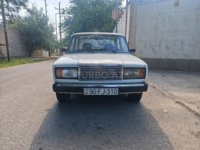LADA (VAZ) 2107-1