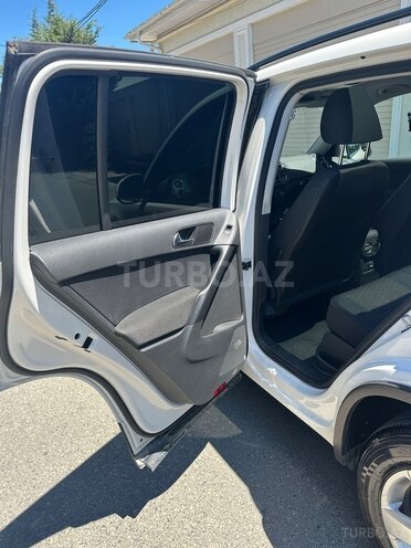 Volkswagen Tiguan-13