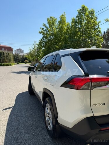 Toyota RAV4-4
