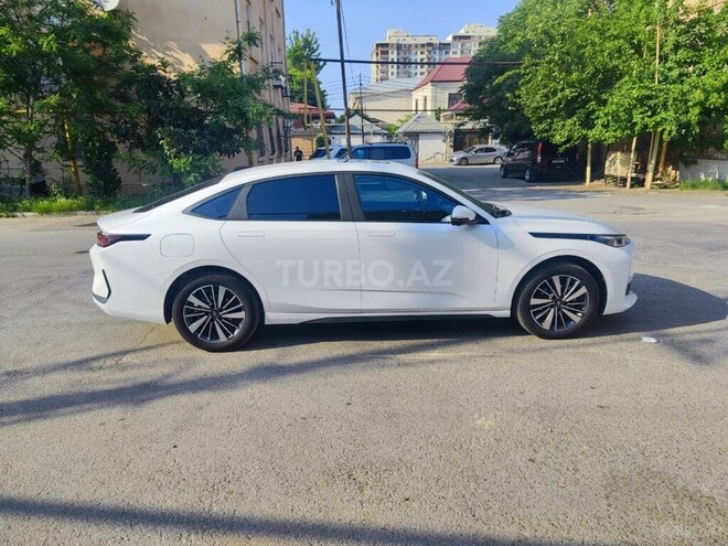 Changan Qiyuan A05-4