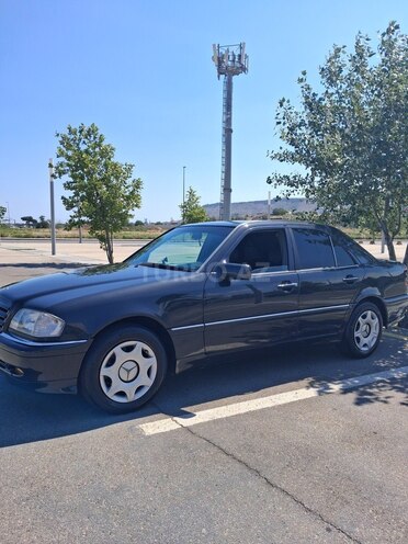 Mercedes C 200-11