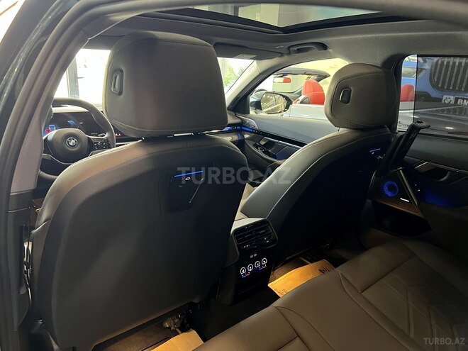 BMW 550e-36