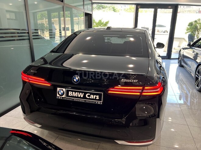 BMW 550e-10