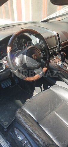 Porsche Cayenne S-2