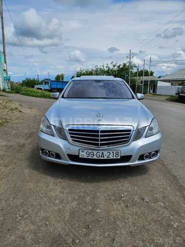 Mercedes E 220-1