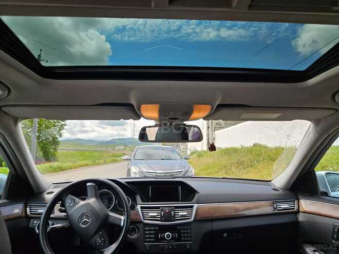 Mercedes E 220-12