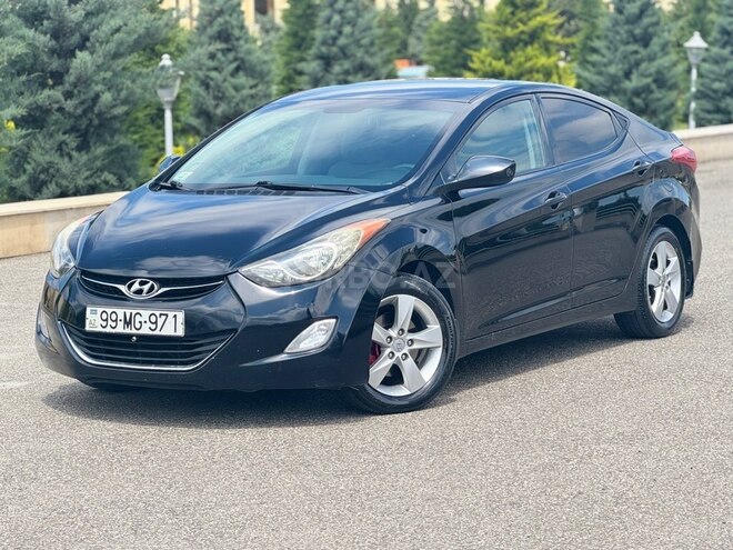 Hyundai Elantra-3