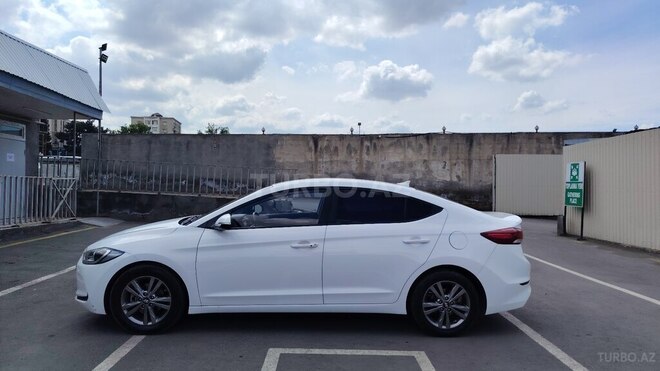 Hyundai Avante-4