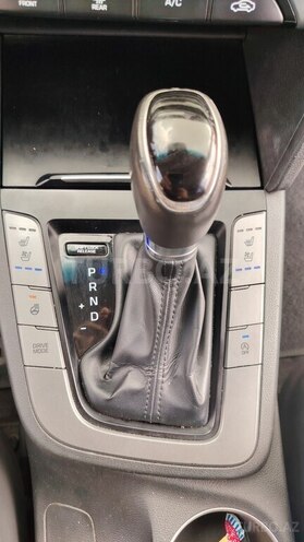 Hyundai Avante-11