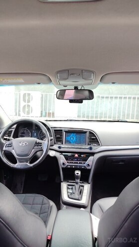 Hyundai Avante-10