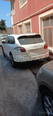 Porsche Cayenne S-10