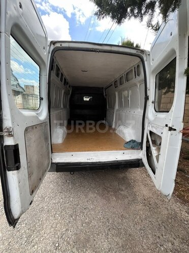 Ford Transit-7