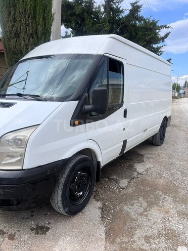 Ford Transit-3
