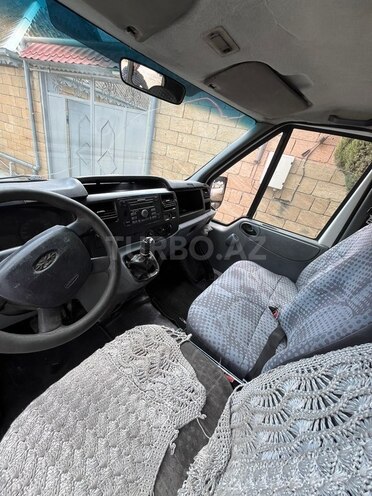 Ford Transit-5