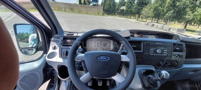 Ford Transit-6