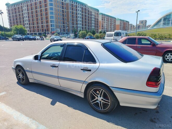 Mercedes C 240-6
