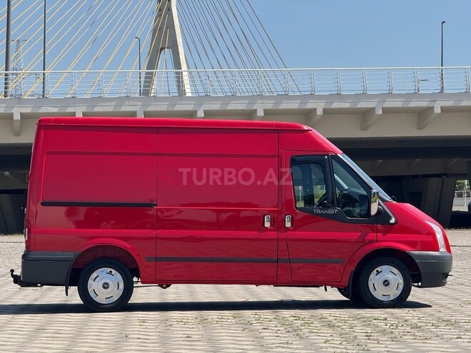Ford Transit-12
