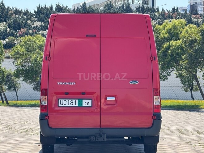 Ford Transit-13