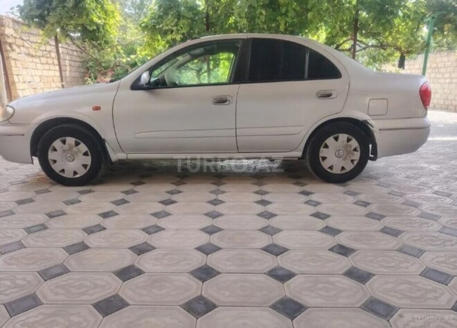 Nissan Sunny-3