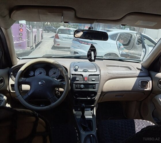 Nissan Sunny-5
