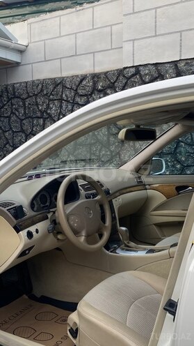 Mercedes E 240-5