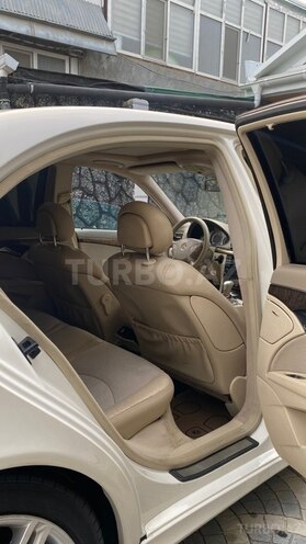 Mercedes E 240-4