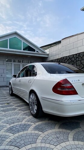 Mercedes E 240-3