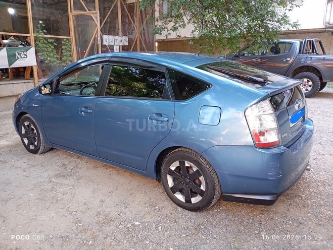 Toyota Prius-2
