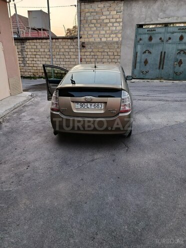 Toyota Prius-2
