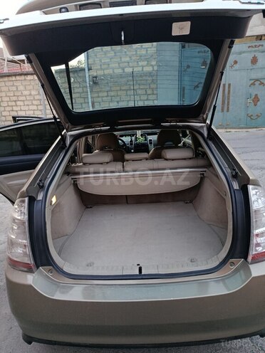 Toyota Prius-7