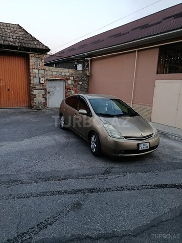 Toyota Prius-5