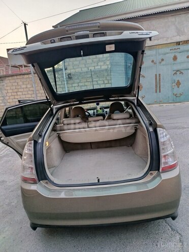 Toyota Prius-8