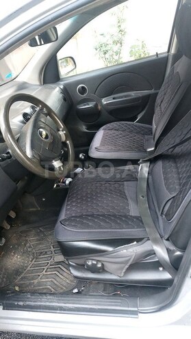 Chevrolet Aveo-5