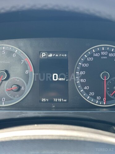 Hyundai Sonata-5