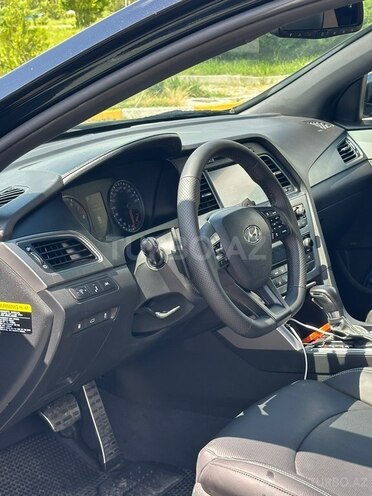 Hyundai Sonata-11