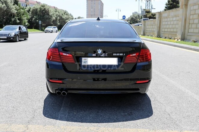 BMW 528-2