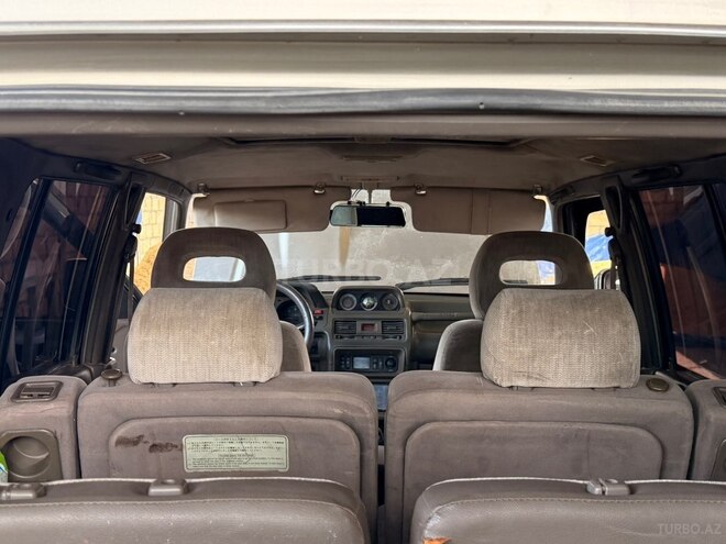 Mitsubishi Pajero-5