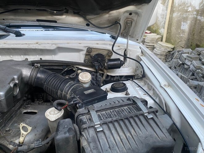 Mitsubishi Pajero io-8