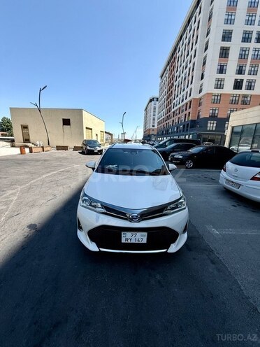 Toyota Corolla Fielder-1