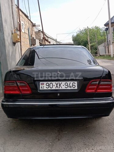 Mercedes E 200-3