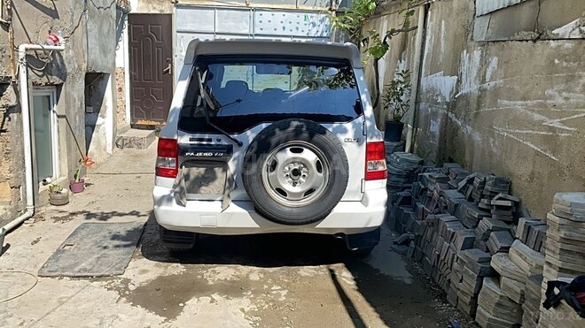 Mitsubishi Pajero io-10